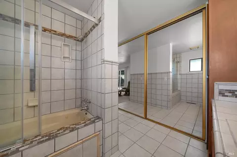 Bath - 312 Skyline Dr, Vallejo, CA 94591 photo 5 of 5