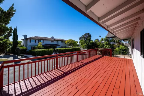 Exterior - 312 Skyline Dr, Vallejo, CA 94591 photo 19 of 21