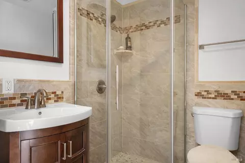Bath - 312 Skyline Dr, Vallejo, CA 94591 photo 1 of 5