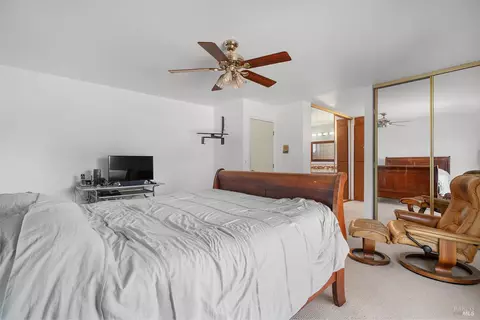 Bedroom - 312 Skyline Dr, Vallejo, CA 94591 photo 6 of 7