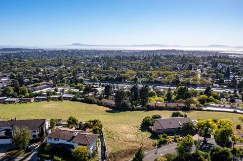 View/Area - 312 Skyline Dr, Vallejo, CA 94591 photo 10 of 11