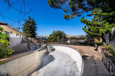 Exterior - 312 Skyline Dr, Vallejo, CA 94591 photo 13 of 21