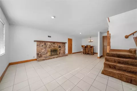 Living - 312 Skyline Dr, Vallejo, CA 94591 photo 10 of 12