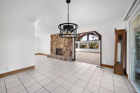 Living - 312 Skyline Dr, Vallejo, CA 94591 photo 7 of 12
