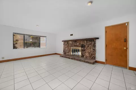 Living - 312 Skyline Dr, Vallejo, CA 94591 photo 12 of 12