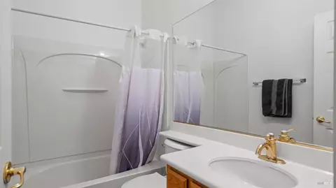 Bath - 8417 Benavente Ct, Vallejo, CA 94591 photo 1 of 4