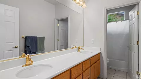 Bath - 8417 Benavente Ct, Vallejo, CA 94591 photo 4 of 4