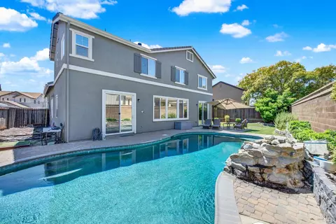 2240 Mariposa Dr, Dixon, CA 95620