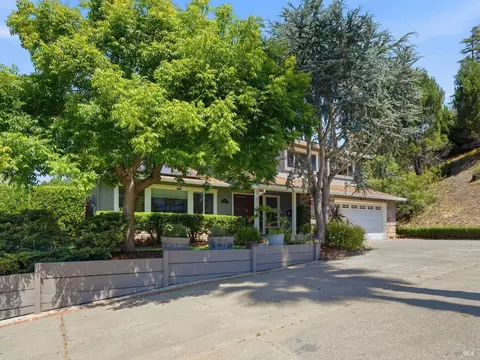33 Manzano Ct, Novato, CA 94945