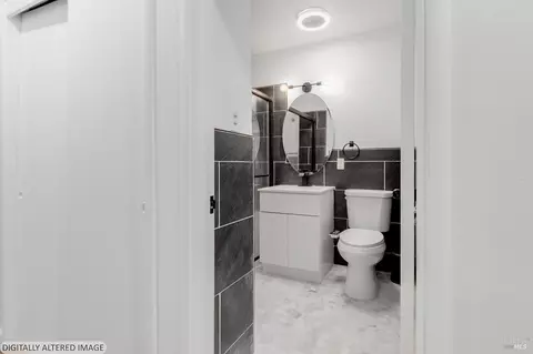Bath - 178 Baxter St, Vallejo, CA 94590 photo 5 of 7