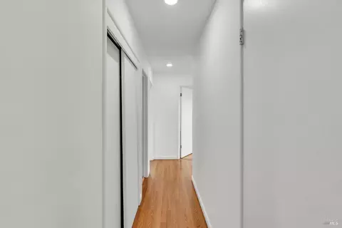 Entry Way - 178 Baxter St, Vallejo, CA 94590 photo 2 of 4