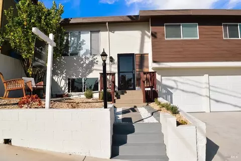 Exterior - 178 Baxter St, Vallejo, CA 94590 photo 2 of 13