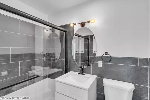 Bath - 178 Baxter St, Vallejo, CA 94590 photo 7 of 7