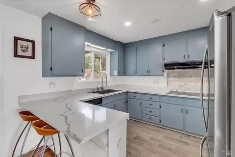 Kitchen - 178 Baxter St, Vallejo, CA 94590 photo 2 of 4