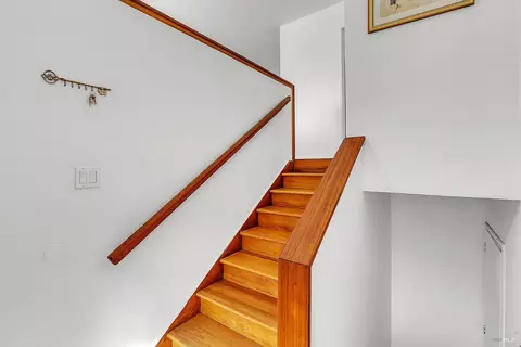 Entry Way - 178 Baxter St, Vallejo, CA 94590 photo 1 of 4