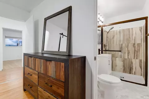 Bath - 178 Baxter St, Vallejo, CA 94590 photo 1 of 7