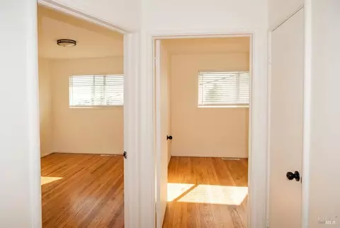Entry Way - 178 Baxter St, Vallejo, CA 94590 photo 3 of 4