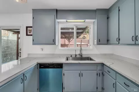 Kitchen - 178 Baxter St, Vallejo, CA 94590 photo 4 of 4