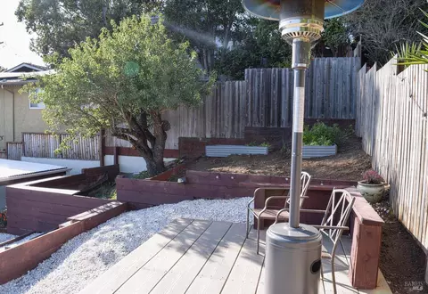 Exterior - 178 Baxter St, Vallejo, CA 94590 photo 11 of 13