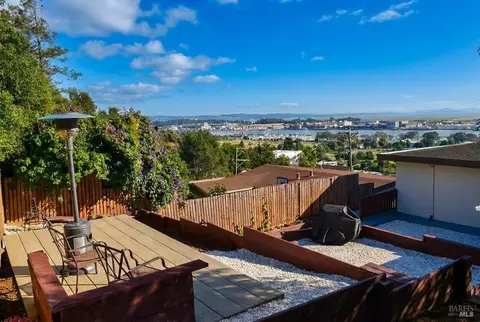 Exterior - 178 Baxter St, Vallejo, CA 94590 photo 4 of 13