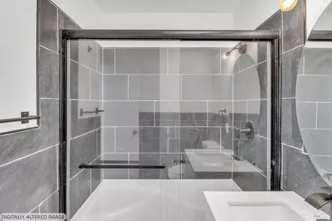 Bath - 178 Baxter St, Vallejo, CA 94590 photo 6 of 7