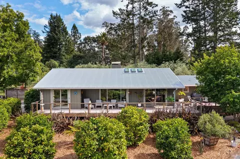 2630 Burnside Rd, Sebastopol, CA 95472