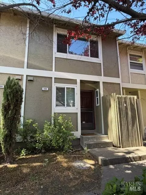 498 Santa Alicia Dr, Rohnert Park, CA 94928