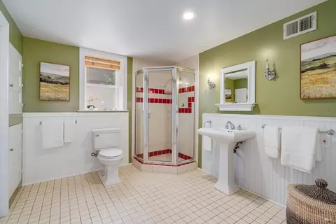 Bath - 376 Randolph St, Napa, CA 94559 photo 2 of 2
