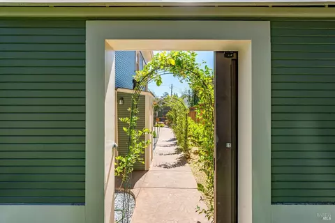 Exterior - 376 Randolph St, Napa, CA 94559 photo 6 of 20