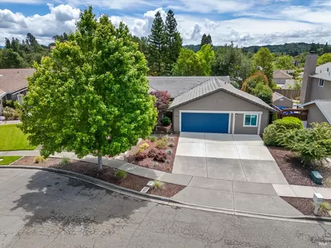 3323 Cambridge Ct, Napa, CA 94558