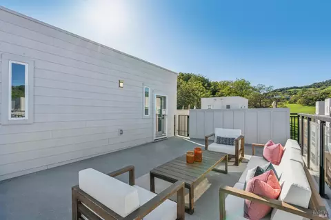 317 Verandah Ave, Novato, CA 94945