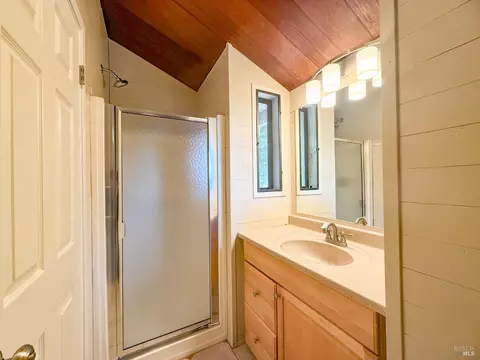 Bath - 27620 Poppy Dr, Willits, CA 95490 photo 1 of 3