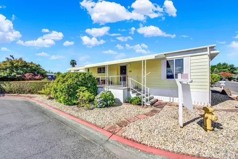 132 Cabana Dr, Napa, CA 94558 photo 2