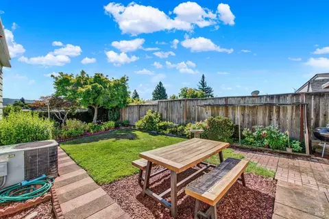 132 Cabana Dr, Napa, CA 94558 photo 27