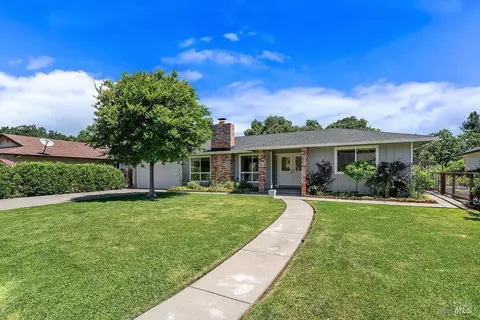 469 Pythian Rd, Santa Rosa, CA 95409