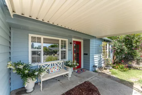 262 Magnolia St, Ukiah, CA 95482