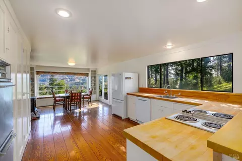 Kitchen - 19210 State Highway 128 Hwy, Calistoga, CA 94515 photo 1 of 2
