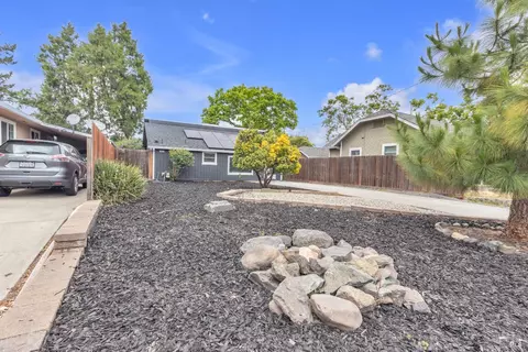 943 Frazier Ave, Santa Rosa, CA 95404