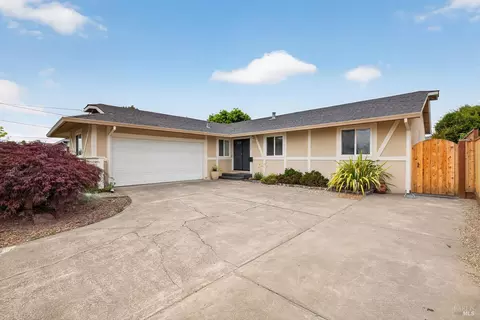 1517 Weaverly Dr, Petaluma, CA 94954
