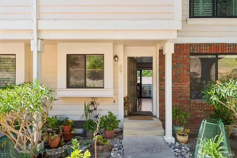 69 Village Cir, San Rafael, CA 94903