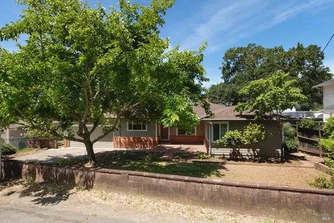 17705 Sunset Way, Sonoma, CA 95476