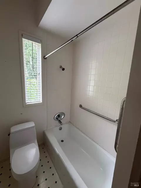 Bath - 643 Main St, Sausalito, CA 94965 photo 2 of 4
