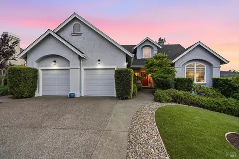 6332 Meadowridge Dr, Santa Rosa, CA 95409