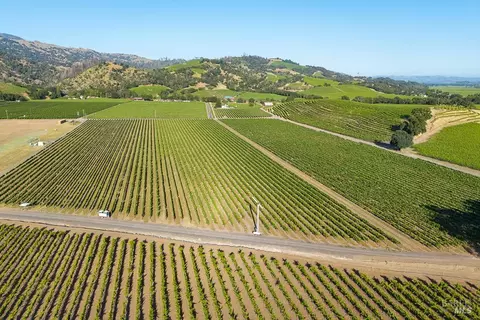 1260 Moody Ln, Geyserville, CA 95441