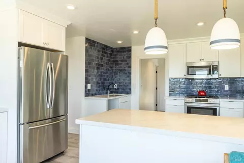Kitchen - 4706 Carmet Dr, Bodega Bay, CA 94923 photo 10 of 10