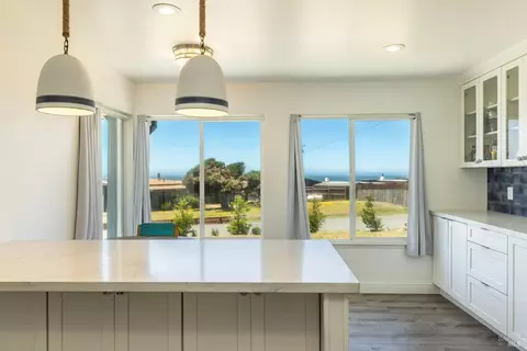 Kitchen - 4706 Carmet Dr, Bodega Bay, CA 94923 photo 4 of 10