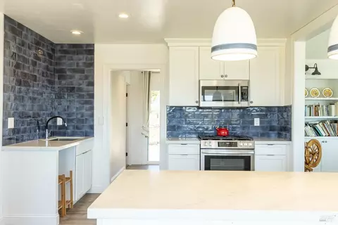 Kitchen - 4706 Carmet Dr, Bodega Bay, CA 94923 photo 8 of 10