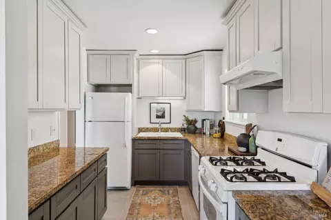 Kitchen - 120-122 West St, Sausalito, CA 94965 photo 4 of 5
