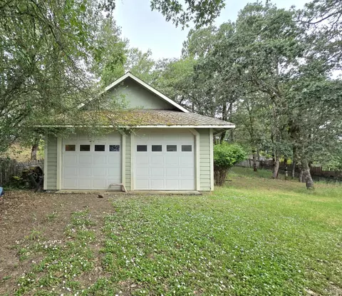 Exterior - 490 North St, Willits, CA 95490 photo 6 of 11