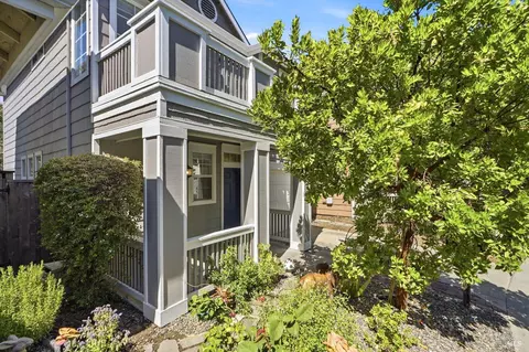 1121 Brighton View Cir, Petaluma, CA 94952